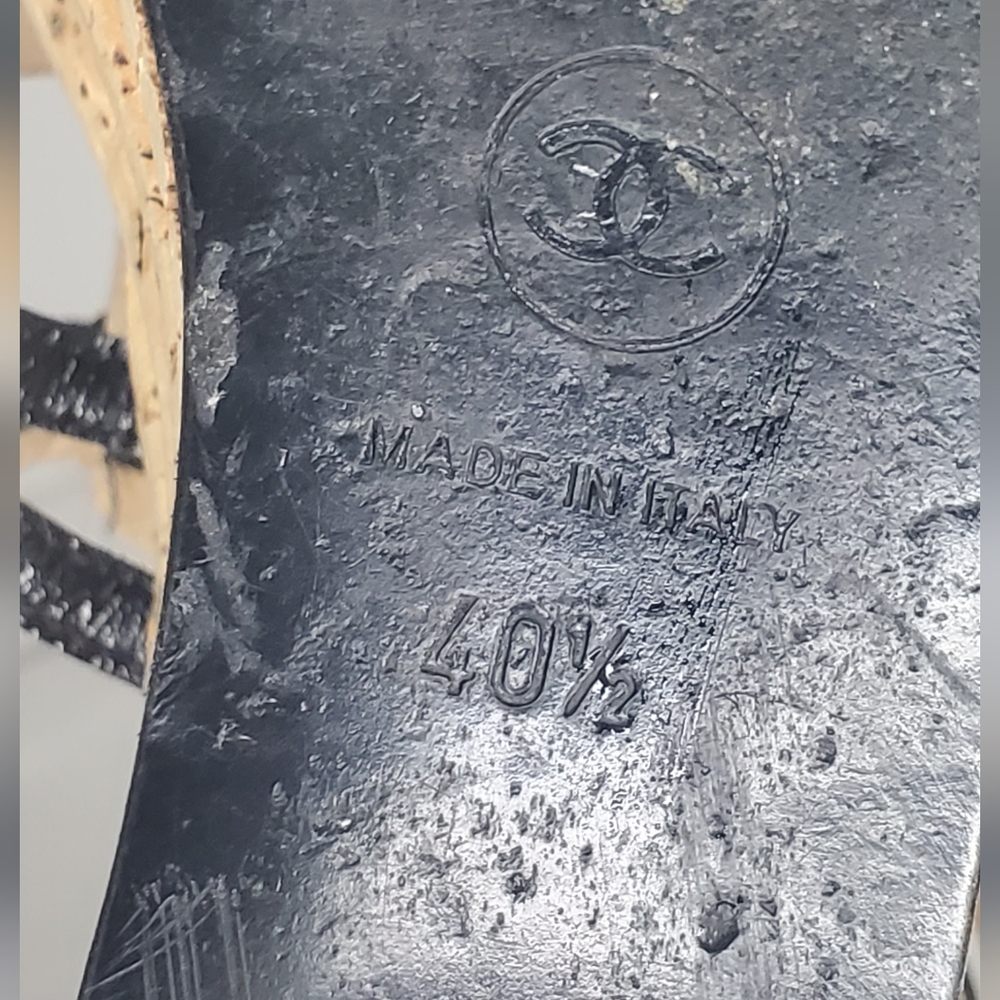 Chanel -size- 40 1/2 Black Pathent Leather Sandals And Cork Wedge Platform Heel - Picture 9 of 11